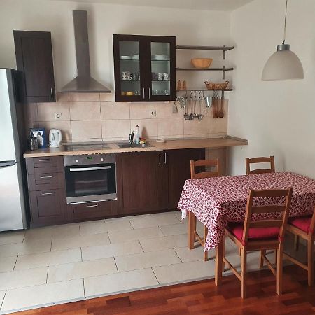Apartment Lana โตรกีร์ ภายนอก รูปภาพ