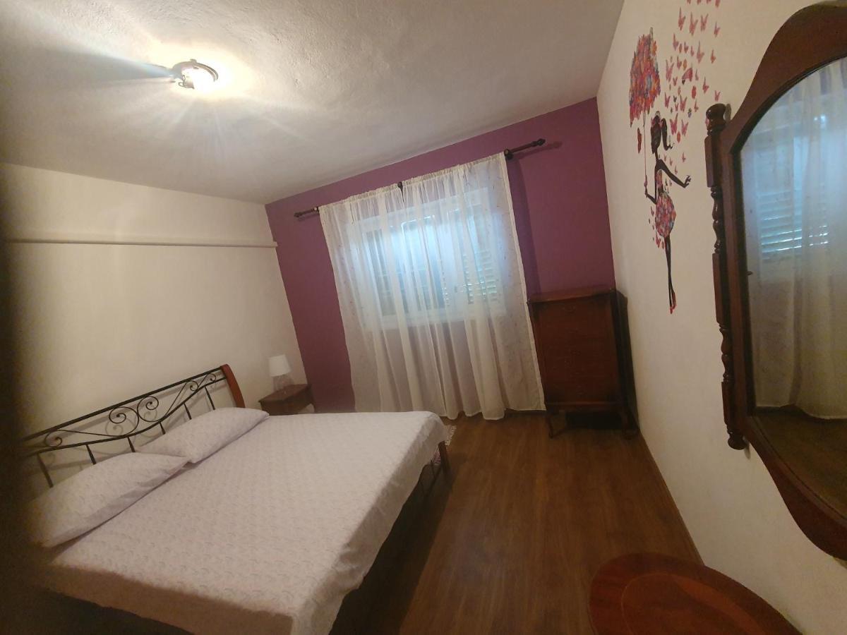 Apartment Lana โตรกีร์ ภายนอก รูปภาพ